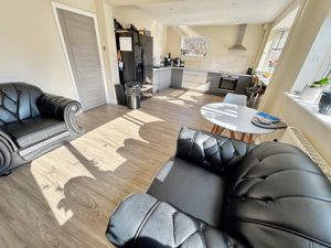 Kitchen/diner- click for photo gallery